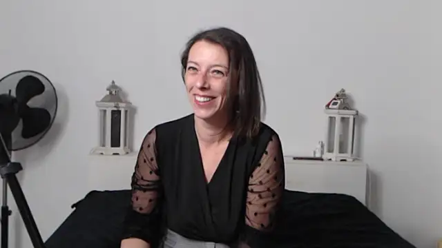 Oriane Jackson online show from April 18, 3:25 pm