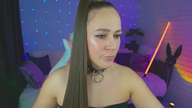 pepper cat  online show from October 1, 10:59 pm