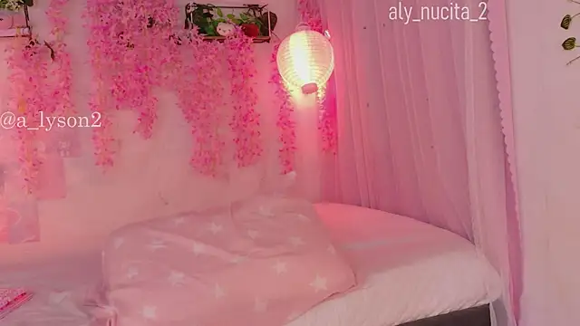 aly nucita  online show from April 30, 9:03 am