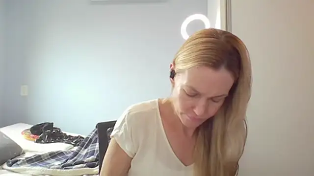 Annylove1 online show from March 31, 11:54 am