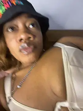  yisela  online show from January 12, 1:00 am