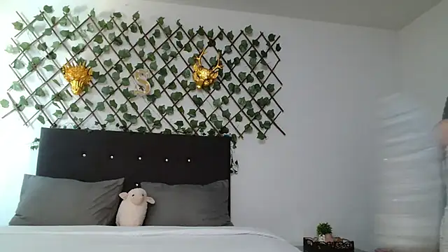 Dama Scarlata18 online show from April 13, 10:32 pm