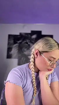 Irisweet  online show from December 4, 11:05 pm