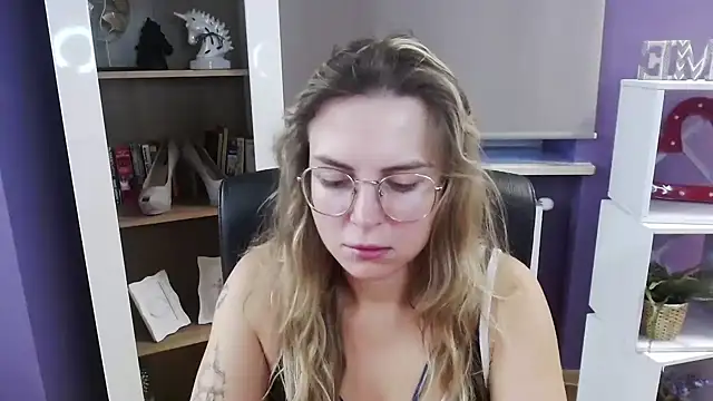 Zoey Erotic online show from September 18, 4:33 am