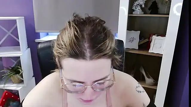 Zoey Erotic online show from April 9, 6:19 am