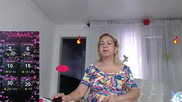 linapalacios online show from February 21, 11:44 am