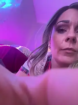 Jessie Holmes online show from February 12, 7:15 pm