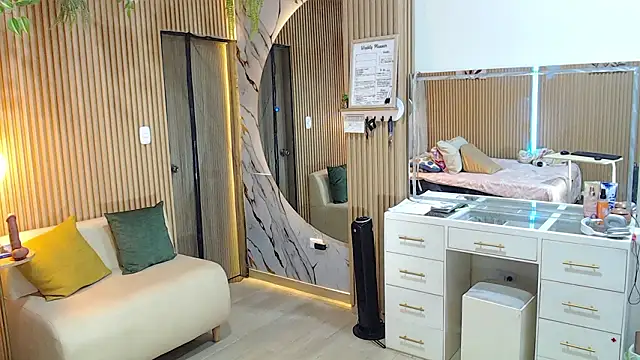 deepieredandwett online show from February 24, 8:02 am