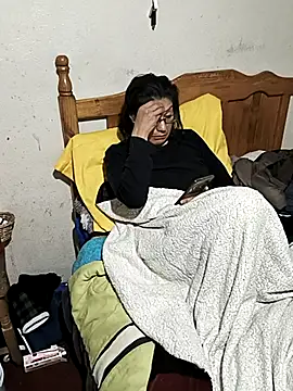 LaInsaciableIntensa online show from November 27, 2:25 am