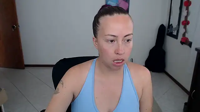 charlottezoe15 online show from February 20, 5:58 pm