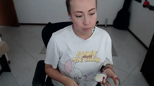 charlottezoe15 online show from February 26, 7:24 pm