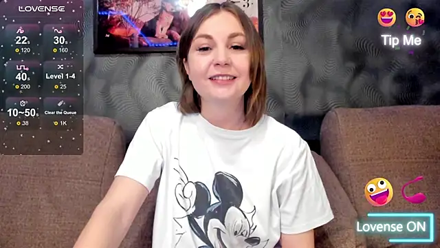 CassieMils online show from May 12, 9:39 am