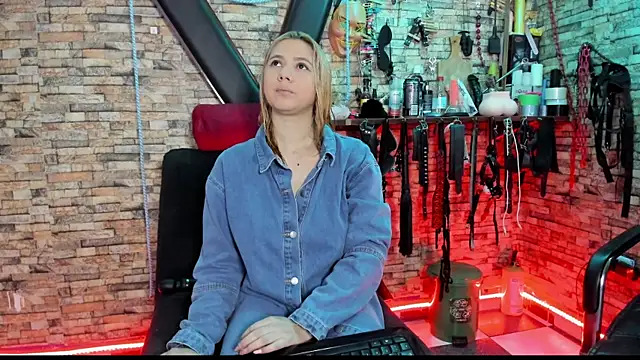 Liltildeman moon online show from September 13, 4:20 am