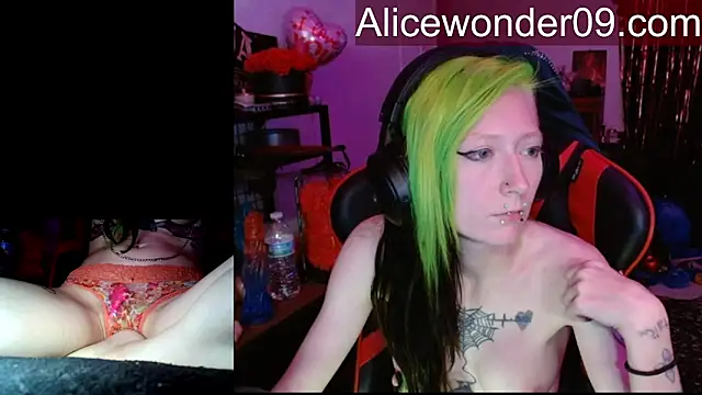 alicewonder09 online show from February 19, 8:14 am