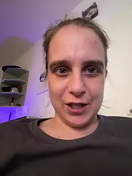 Chantalee online show from March 29, 2:38 pm