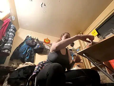 Snowbunnycake 131 online show from April 6, 5:30 am