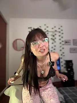 LunaXuan online show from November 20, 3:51 am