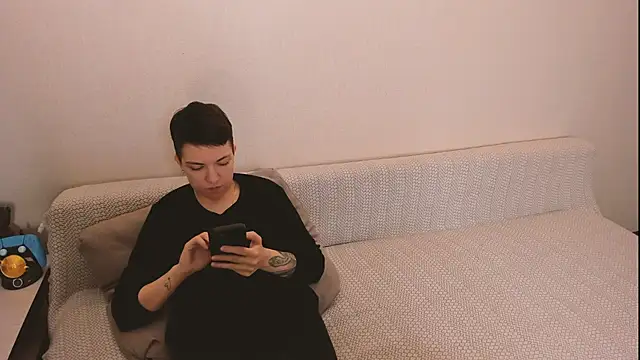 secret dreams   online show from February 9, 2:19 pm