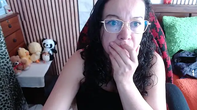 Sonialorens  online show from October 8, 4:22 pm