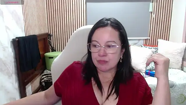 Sonialorens  online show from May 16, 12:24 am