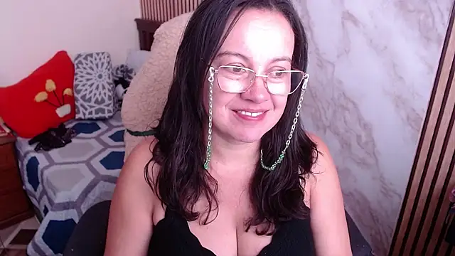 Sonialorens  online show from February 16, 4:51 pm