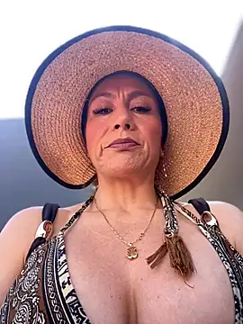 angelitasexy81 online show from April 28, 1:37 pm