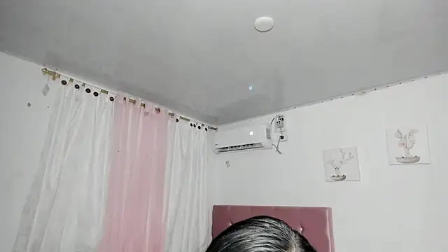 venuxwilliam online show from December 21, 1:54 am