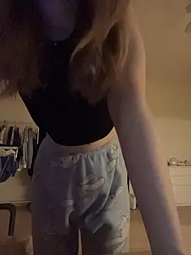 MaryHiggins online show from March 25, 7:28 pm