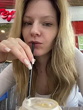 MaryHiggins online show from March 2, 12:45 pm