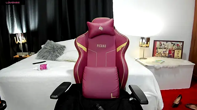 LauraColour online show from September 20, 3:27 am