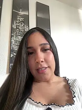 WHAAATTTTTTTTTT online show from May 13, 2:23 pm