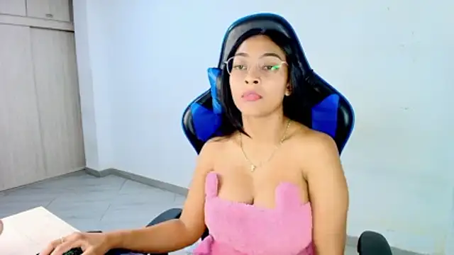 sophiax-x online show from March 4, 11:55 pm