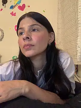 Estefani 32 online show from April 17, 2:24 am