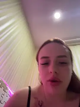 Lisaaan online show from March 1, 4:50 pm