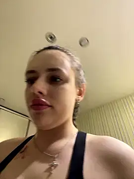 Lisaaan online show from January 19, 2:35 pm