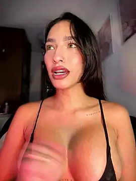 DulceLenns online show from January 9, 6:45 pm