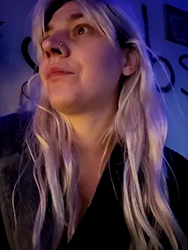 ScarletCallings420 online show from November 3, 5:28 pm