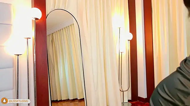 lissetlong69 online show from June 6, 12:28 am