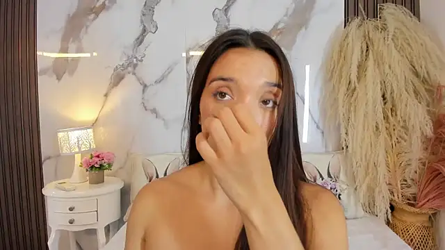 hannahill69 online show from April 18, 5:10 am