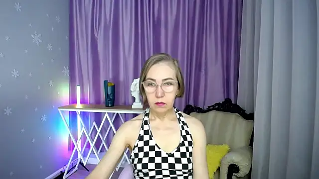 queen a n i online show from November 26, 8:37 am