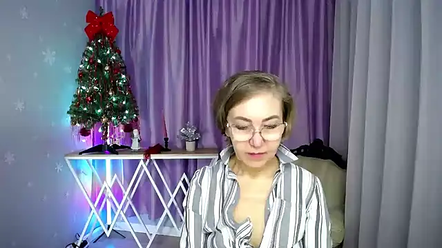 queen a n i online show from January 18, 9:49 am