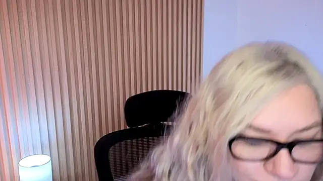 MarianL0ve online show from January 18, 12:01 pm