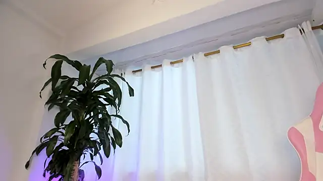 maggie kay online show from March 12, 3:37 pm