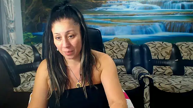 MoistMady online show from October 12, 8:11 pm