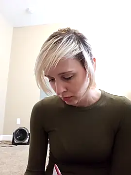 AmethystFoxx online show from February 16, 9:14 pm