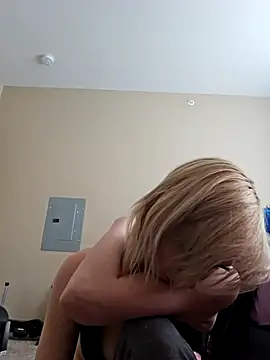 AmethystFoxx online show from March 27, 5:13 pm