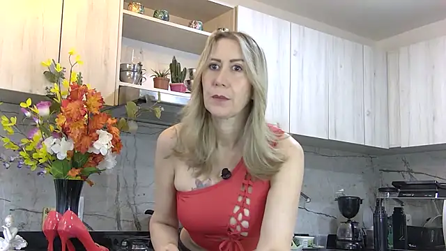 ashleymilf 1 online show from June 7, 6:04 pm