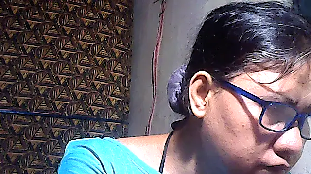 sweetsosie18 online show from July 13, 3:40 am