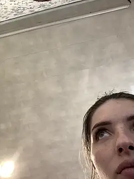 SeducingYoghourt online show from April 5, 1:10 pm