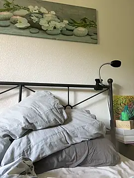 Amani thewolf online show from April 17, 7:21 am